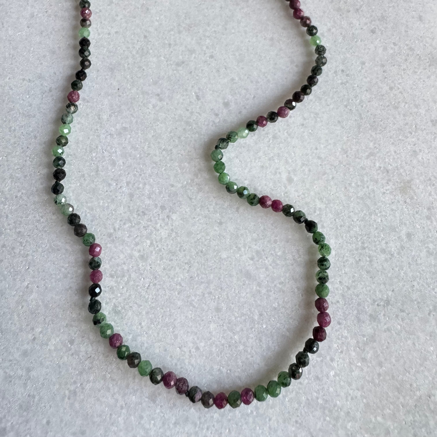 Collar Zoicita Plata verde y fucsia