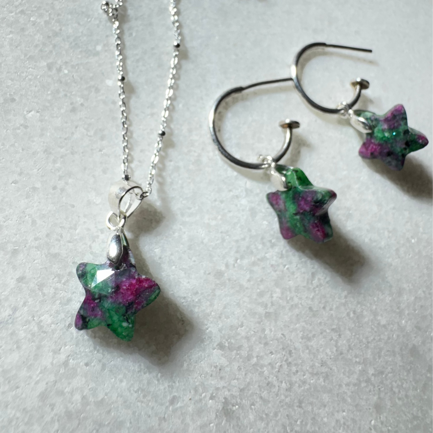 Set Cadenita y Argollas Estrellitas piedra Zoisita Rubi