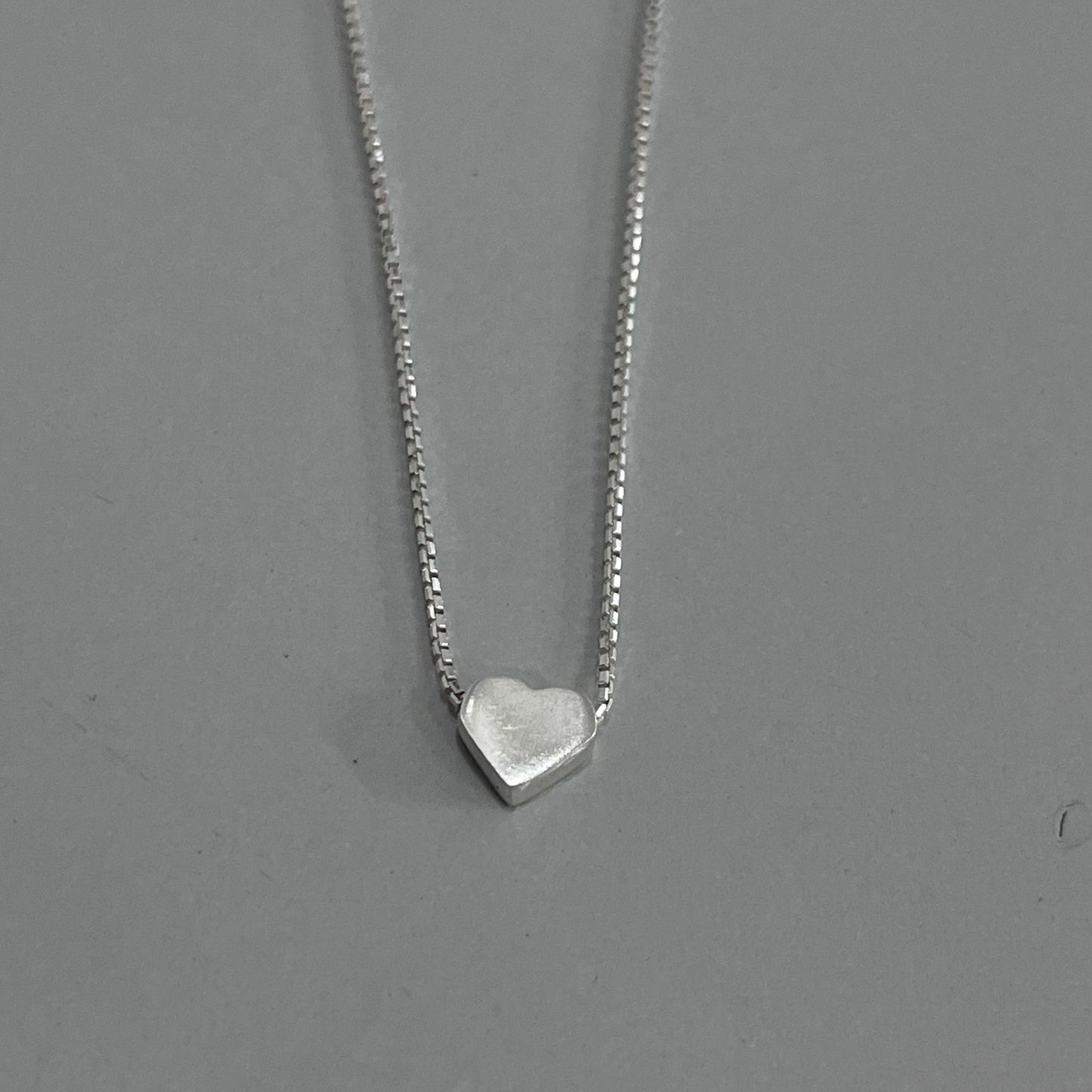 Collar de Corazón de Plata