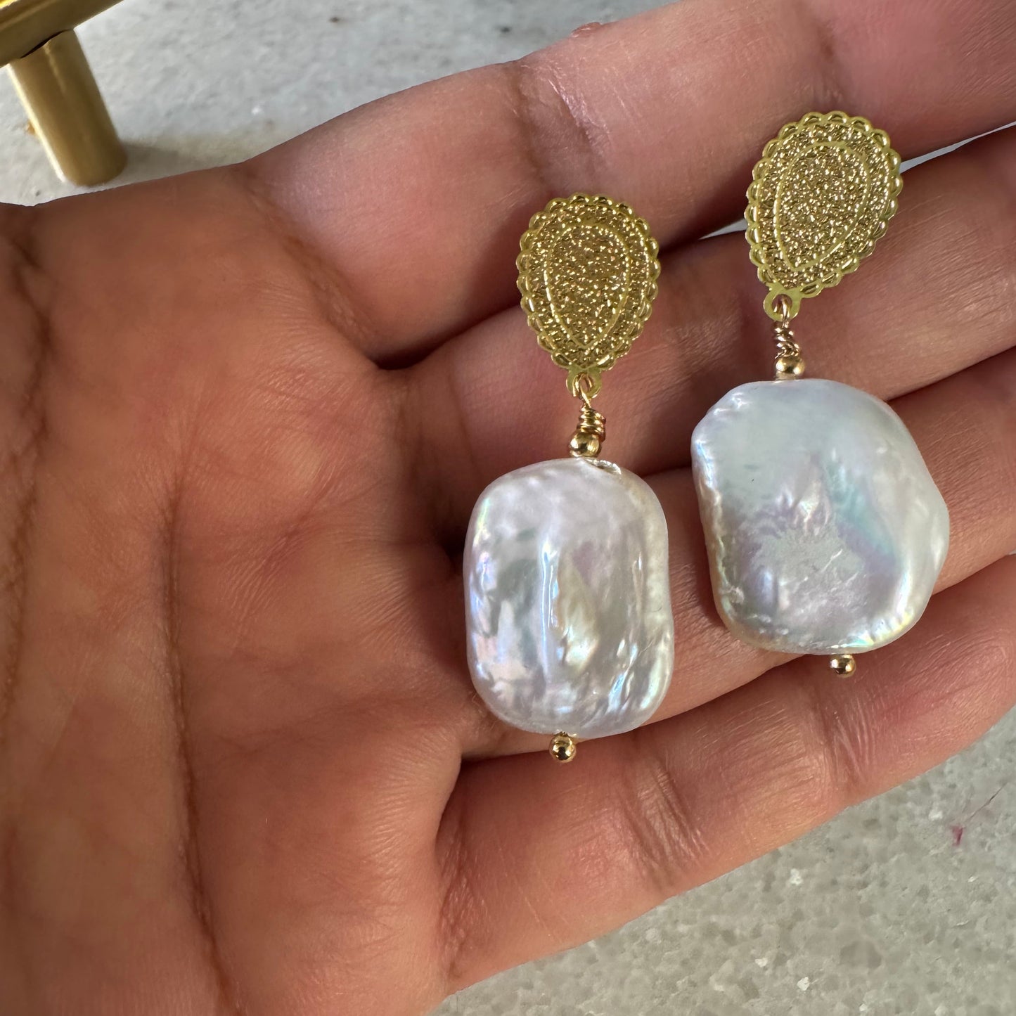 Aros bañados en Oro Perla Barroca
