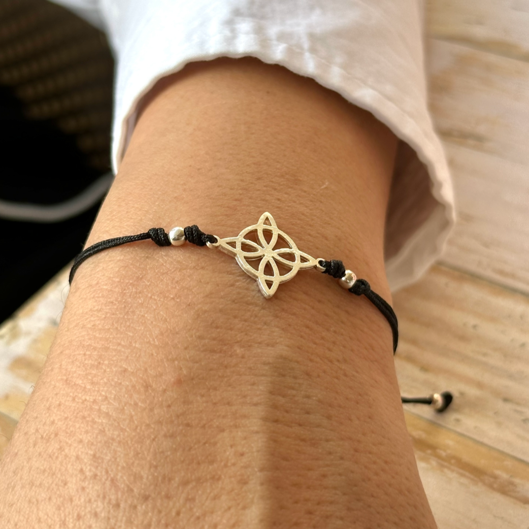 Pulsera Nudo de Bruja Plata