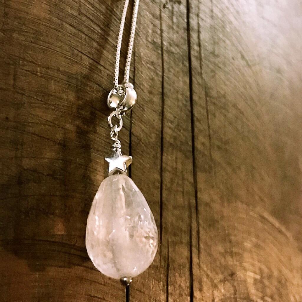 Collar Amada de Plata con Piedra Natural Cuarzo Rosa